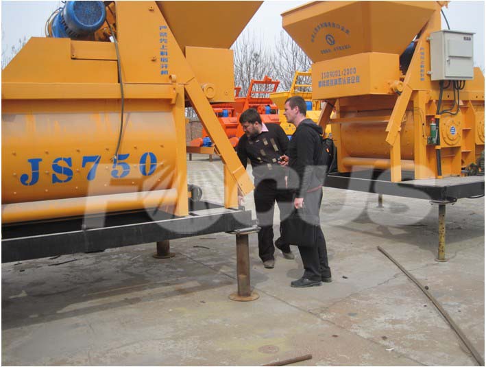 Picture 2 of Russian Customers Are Inspecting Our Concrete Mixers
