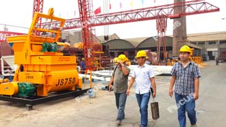 Indonesia Customer Inspecting Our Machines Photo 5