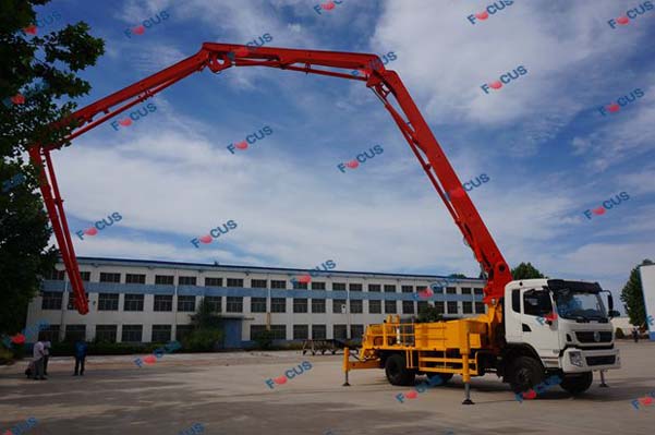 Newly Designed 28m Truck-mounted Concrete Pump FOCUS Picture 6